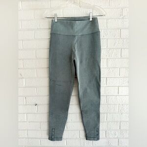 Ribbed High-Waist Leggings in Light Green